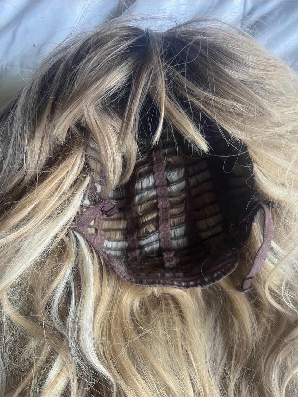 BLONDE OMBRE WOMEN’S WAVY WIG - Picture 3 of 6